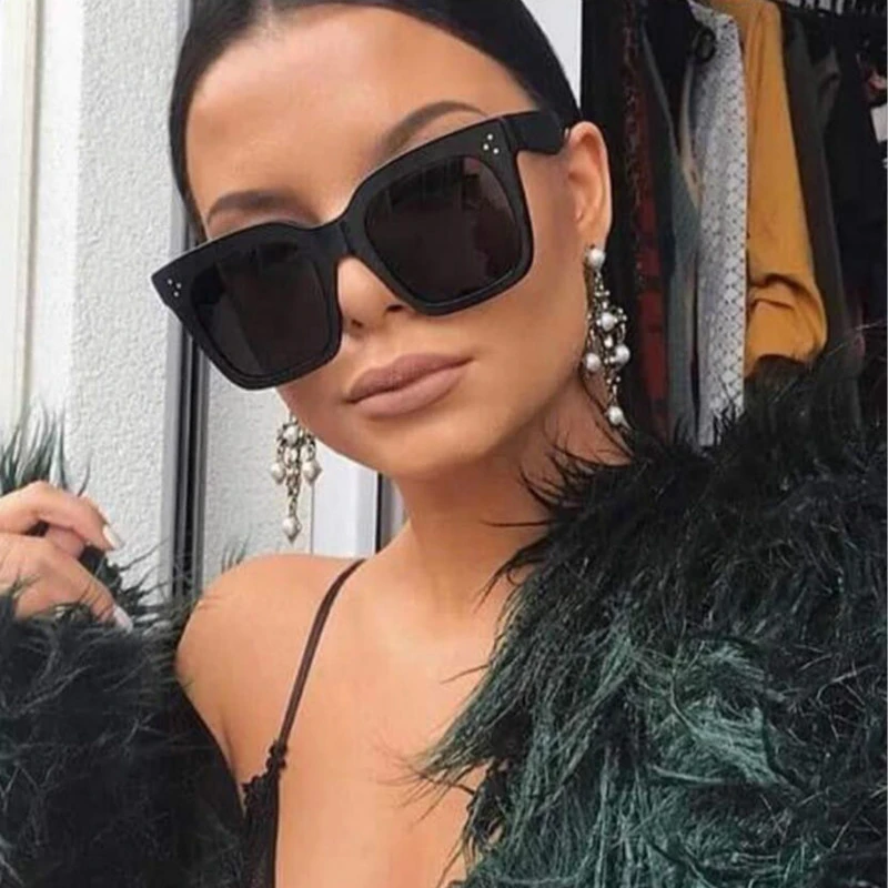 

Unisex Luxury Brand Designer Women Bee Oval Sun Glasses Vintage Black 2020 New Fashion Square Sunglasses, As picture shown
