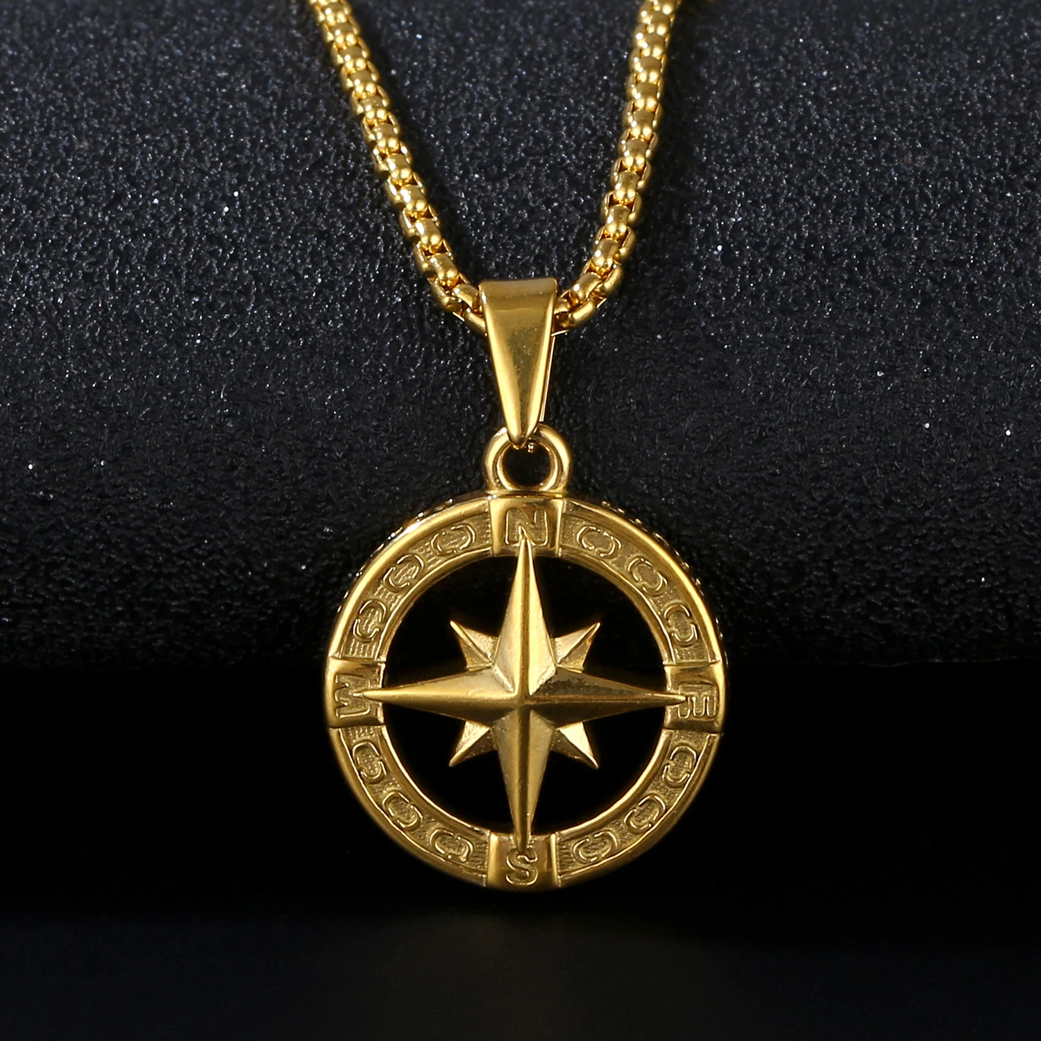 

18K Gold Stainless Steel Compass Pendant Waterproof Travel Jewelry Hiphop North Star Pendant Necklace for Women Men