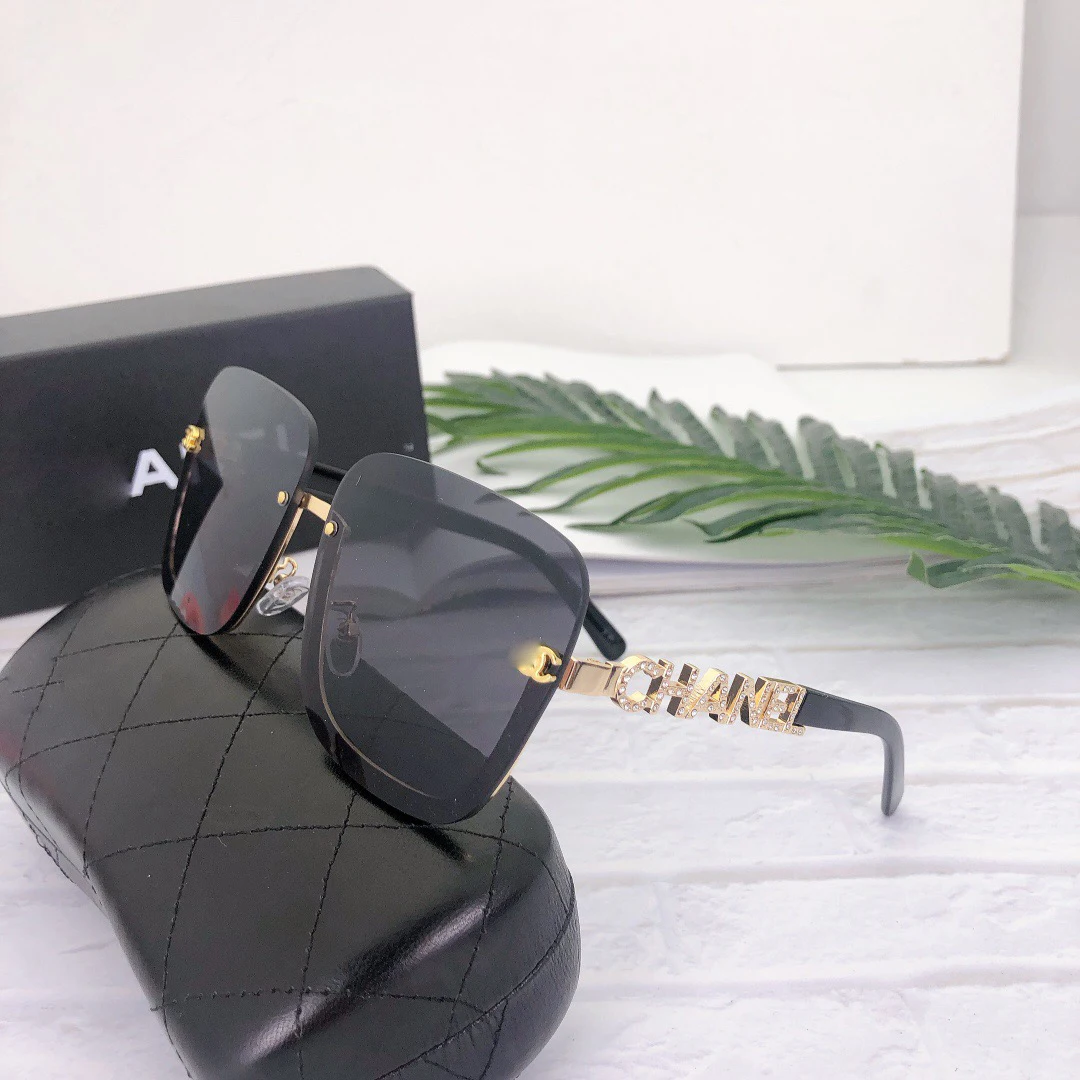 

Light Shade Sunglasses New Arrivals Fashion Designer Rimless Shade Polarized Women Sunglasses 2021