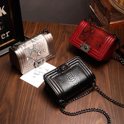 

2020 new European and American shoulder bag women diagonal bag small fragrance fashion bag, 3 color