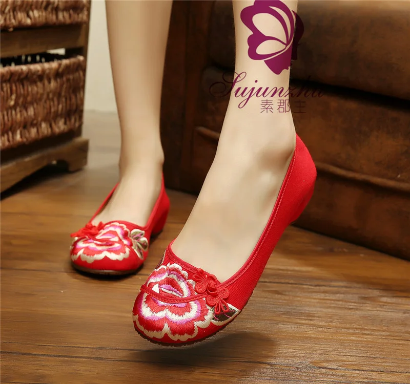 

Woman mama chinese traditional embroidered ethnic old Beijing driving boat pumps slip-on hidden height-increasing canvas shoes