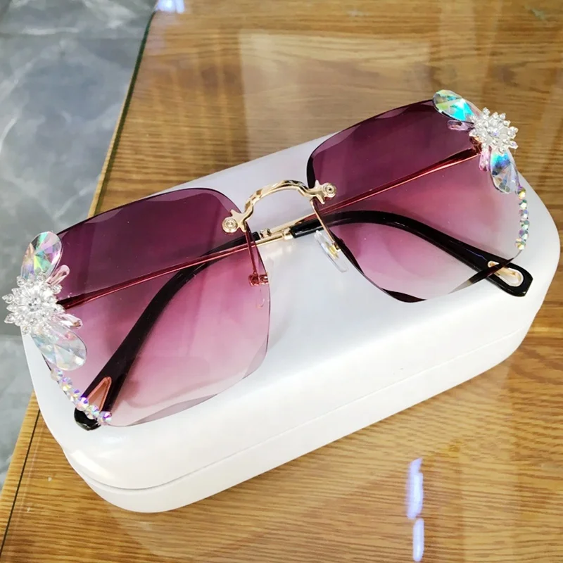 

Sunglasses Women 2020 New Fashion Vintage Square Luxury Glasses Rimless Rhinestone Sun glasses Shades For Female