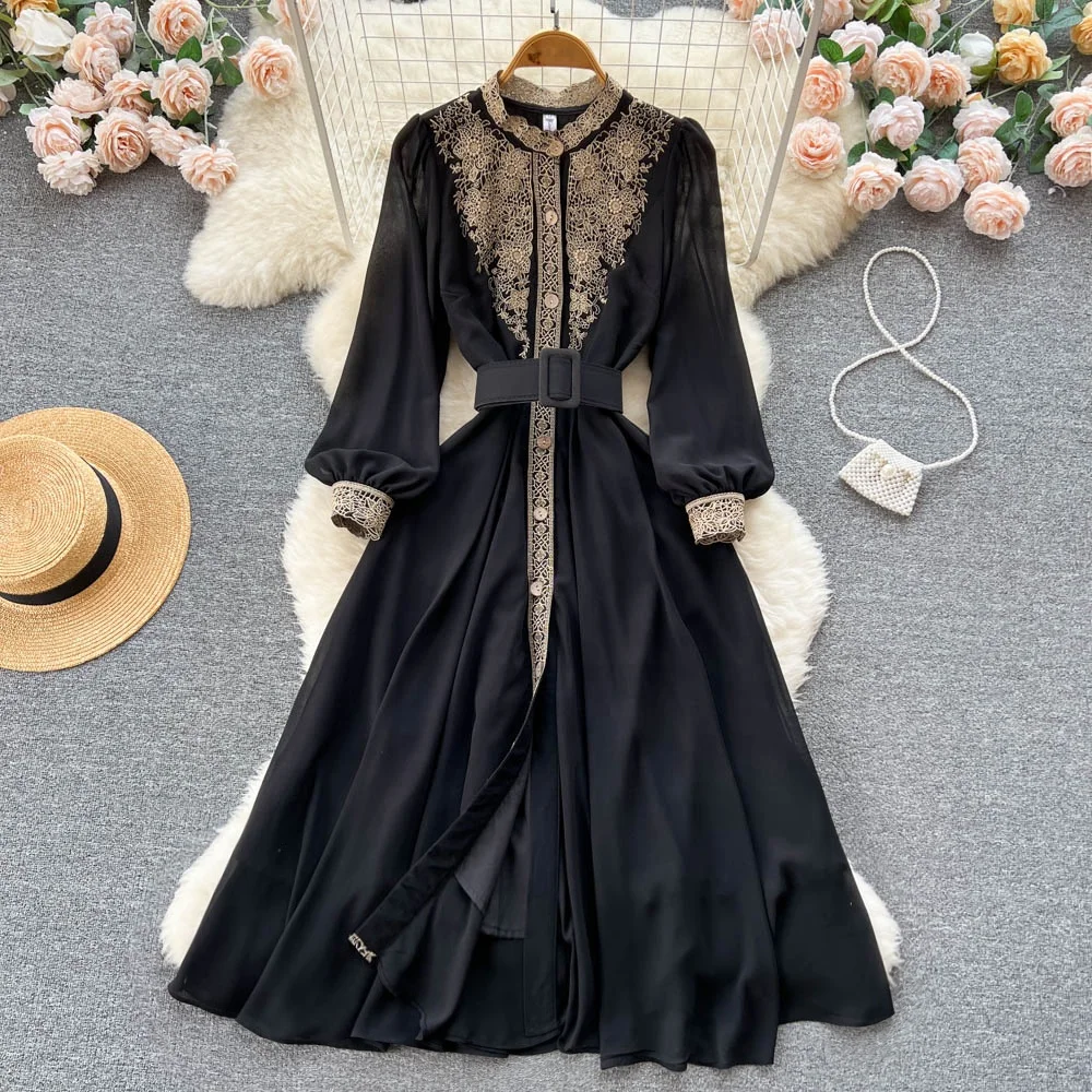 

Wholesale 2024 Temperament Long-sleeved Autumn Dress Women's Niche Design Lace Stitching Waist Black Dress