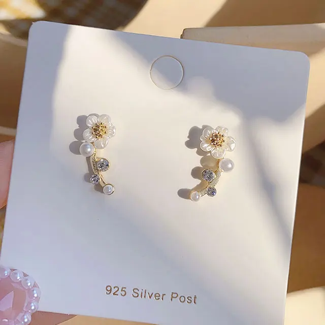 

ADELANTE Korean Temperament Simple Earrings Small Fresh S925 Silver Needle Sweet Pearl Flower Earrings, Gold