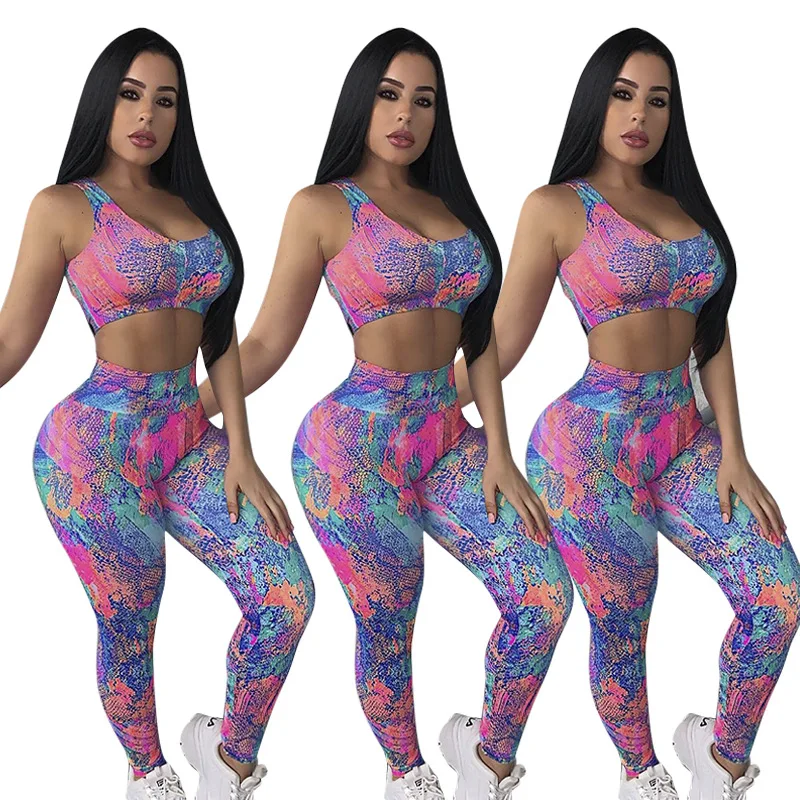 

2021 Latest Design Back hollow Tie dye Sports Yoga Set Summer Sexy Two Piece Set Women Clothing, Multicolor