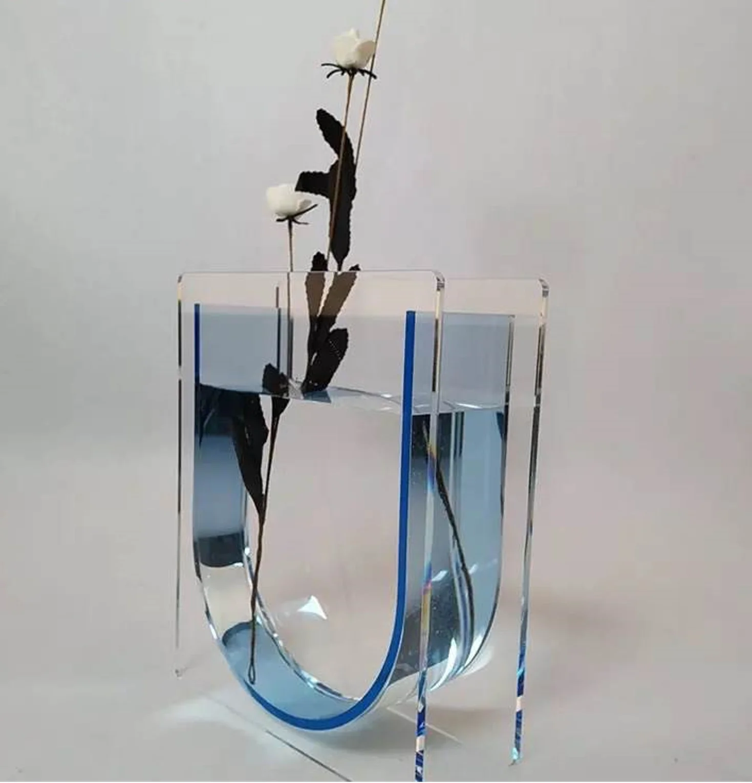 

Nordic Style Living Room Colored Luxury Flower Acrylic Vase For Home Decor Wedding