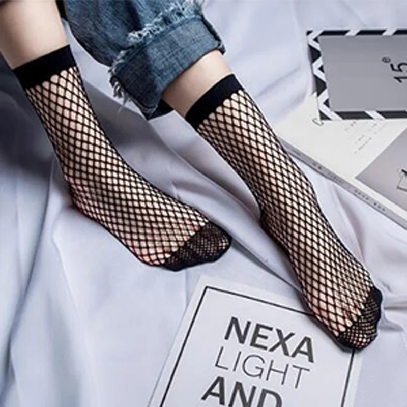 

QY New Hot Fashion Summer Women Ruffle Large Fishnet Ankle High Socks Bow Tie Mesh Lace Fish Net Short Socks Chaussettes