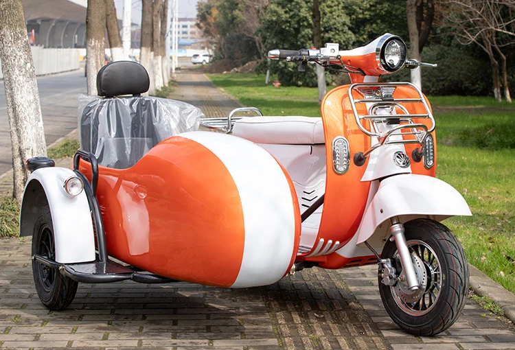 Vespa мотороллер сзади