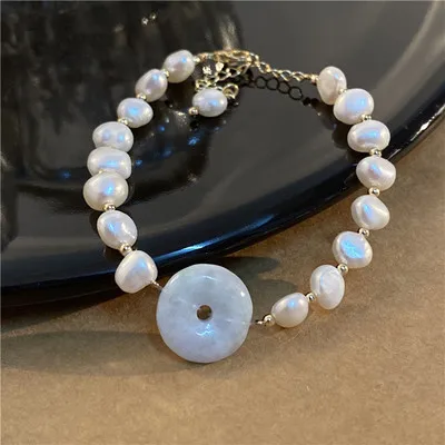 

2021 New Women Jewelry Adjustable Jade Safety Button Freshwater Pearl Bracelet Irregular Natural Quartz Pearl Charm Bracelet