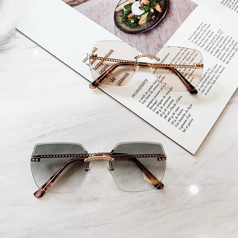 

Popular Women Big Trimmed Frameless Oversized Rimless Frames Sun Glasses Sunglasses