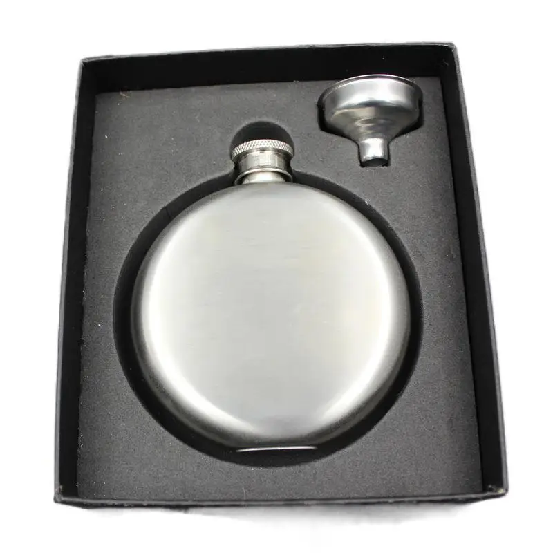 

Portable Stainless Steel wine pot Portable 5 Oz Round Hip Flask Set Russian Original Hip Flask