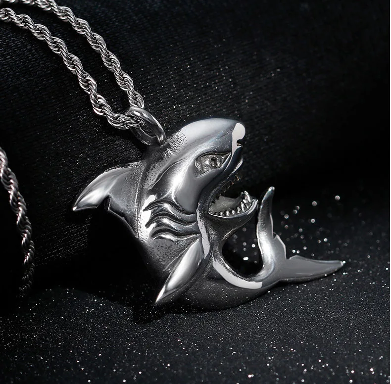 男士朋克黄金和黑色镀不锈钢项链首饰鲨鱼吊坠为父亲节礼物