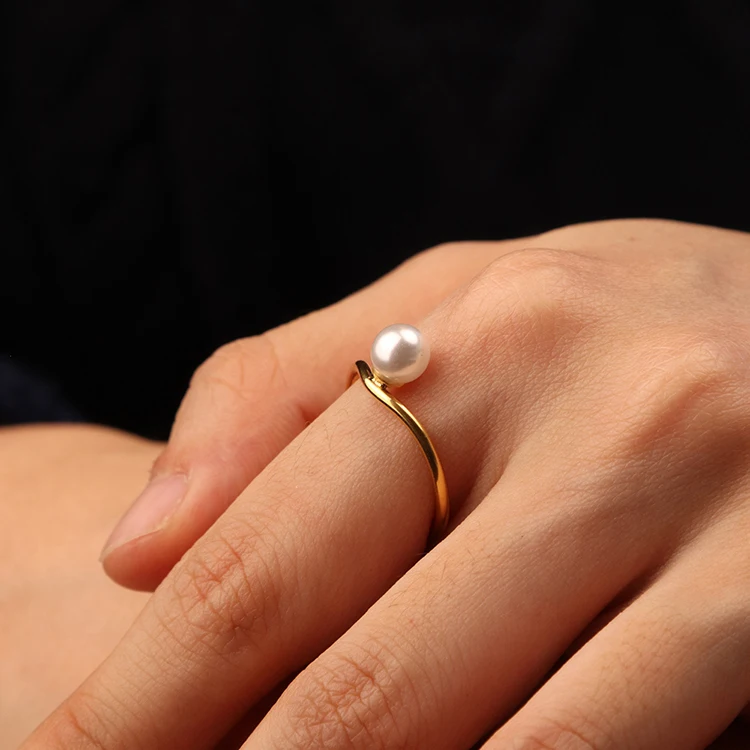 

Chris April 316L stainless steel PVD gold plated fashion jewelry imitation pearl V shape rings