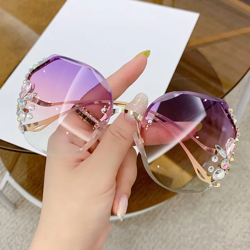 

2022 New Fashion Luxury Rhinestone Sun Glasses Female Shades Rimless Gradient Sunglasses Lunette De Soleil