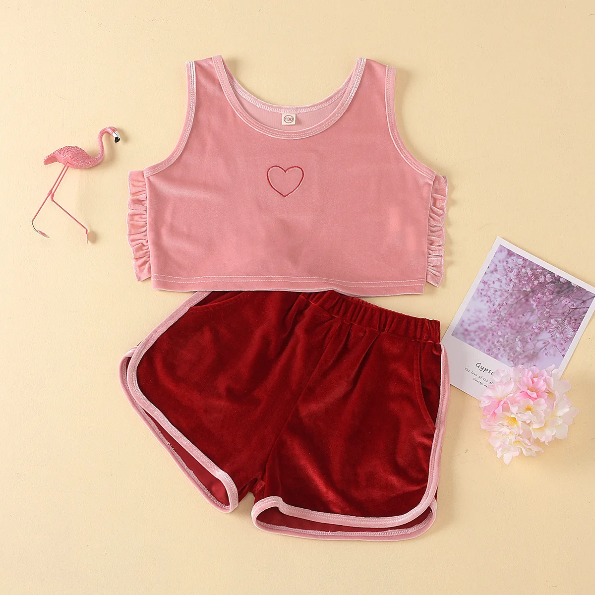 

Wholesale Pure Color Round Collar Sleeveless Heart Print Tops Shorts Set