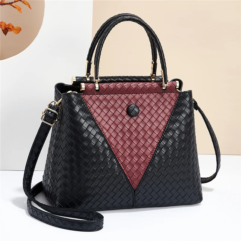 

DL089 32 Ditengma latest designer handbags high quality ladies shoulder bags fashion leather stitching woven handbags for women, Black....