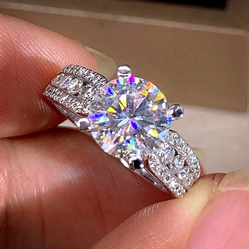 

New Trendy Engagement Rings for Women With Dazzling White CZ Stone Elegant Female Party Ring Gift Fashion Wedding Jewelry, Picture shows