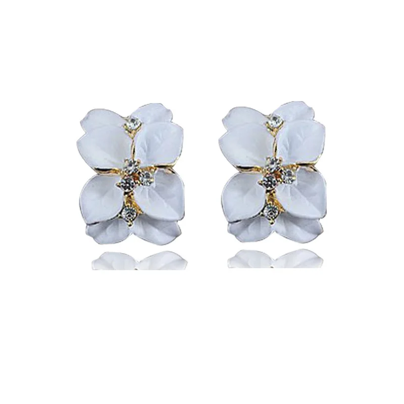 

Women Fashion Luxury Elegant White Gardenia Flower Pattern Stud Earrings