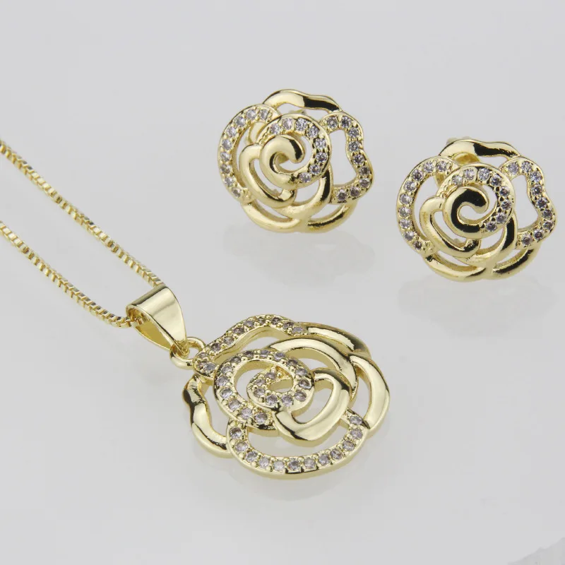 

Hot Sale Gold Color Copper Zircon Diamond Flower Pendant Necklace For Women