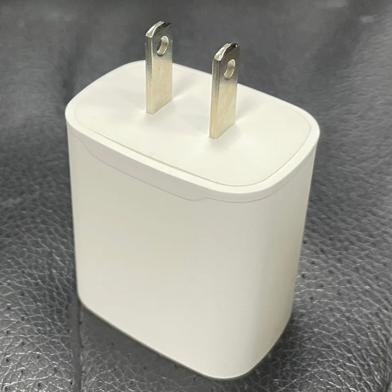 

private mould custom wholesale US plug PD 20W QC3.0 USB A + C quality dual wall home flat charger for iPhone 12 13 mobile phone, White/black