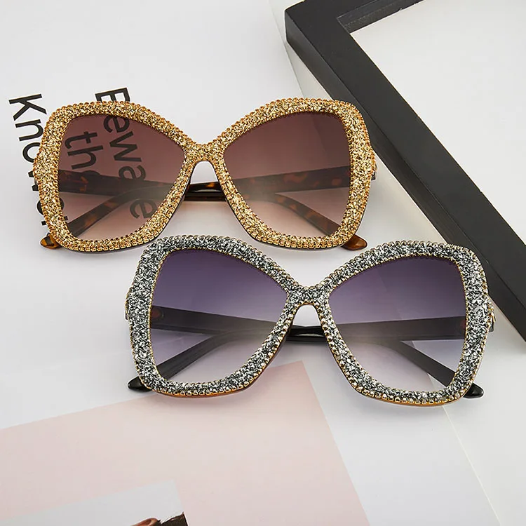 

High Quality Trendy Bling Diamond Rhinestone Sun Glasses 2021 Oversized Women Sunglasses Custom Logo, Purple pink brown grey