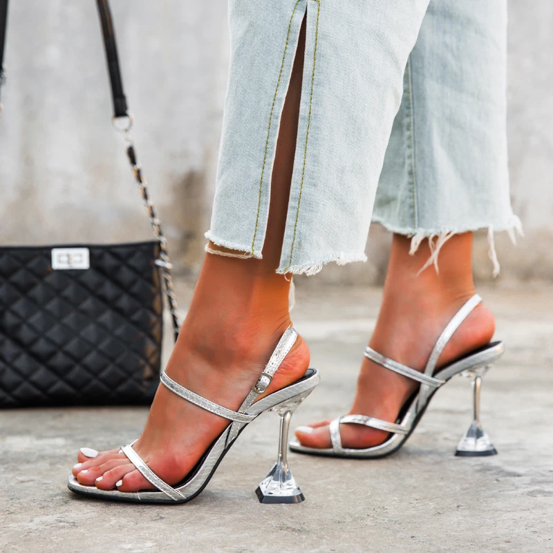 

2022 New Silver Back Strap Sandals Transparent Perspex Heel Spike High Heels Crystal Slingbacks Women Wedding Pumps Sandals