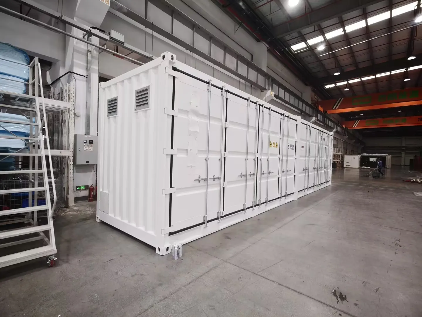 40HQ Container Angle View