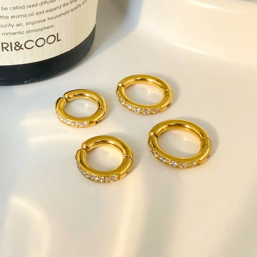 

Half circle fine drill can open the ear clip Joyas de acero inoxidable titanium steel electroplated 18k gold earrings
