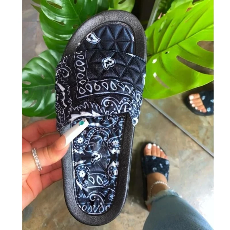 

Wholesale price fashion pvc slippers popular designer bandana slippers for outdoor women flat slides slippers bandana sandals, Black