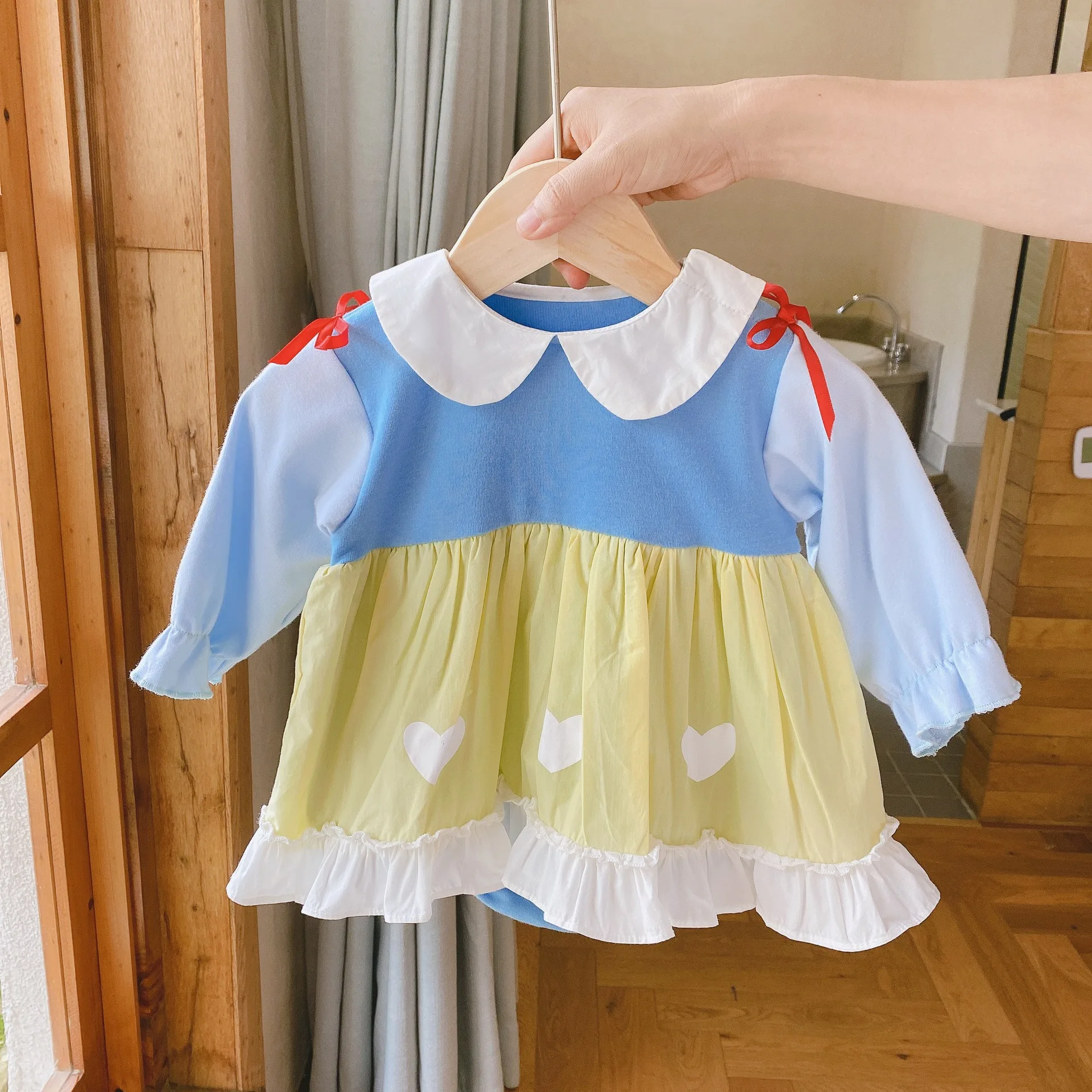 

rts 0-2 years old baby child color matching dress 2020 autumn baby girl bow love foreign style long-sleeved romper