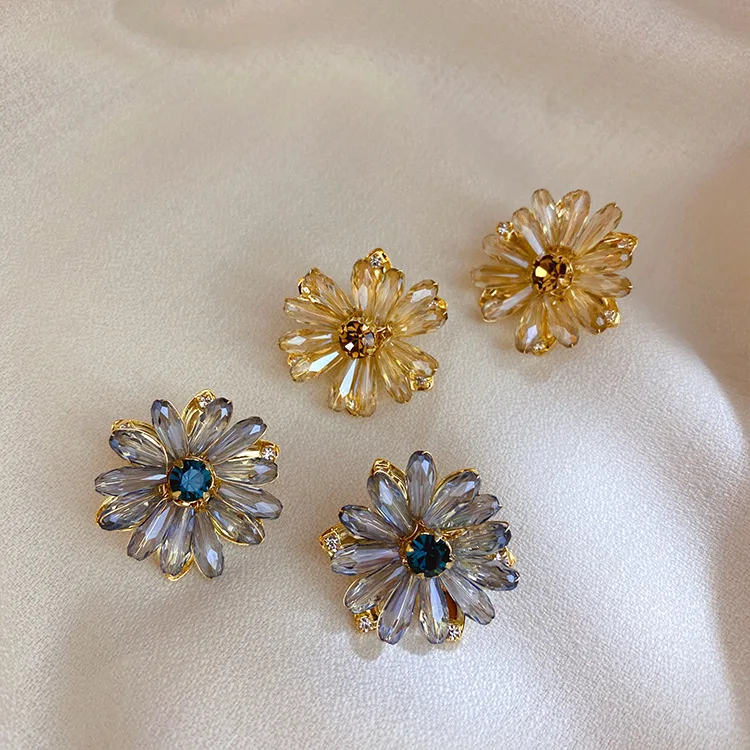 

Vershal 18K Real Gold Plated Aretes Flower Diamond Crystal Handmade Stud Earrings Jewelry Women, As pitcure