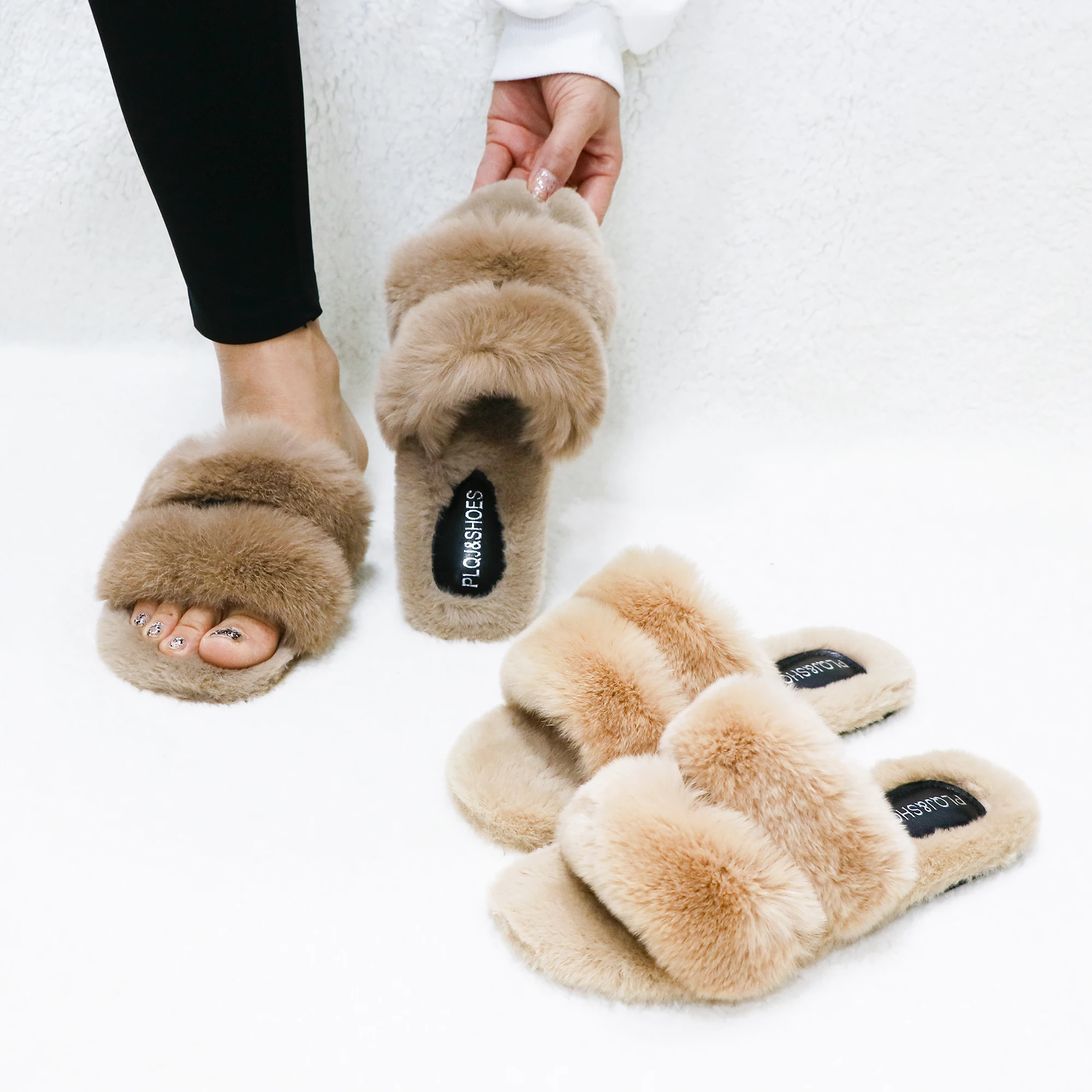 

Wholesale Female Women Warm Plush Open Toe Artificial Alpaca Slippers, Customized color