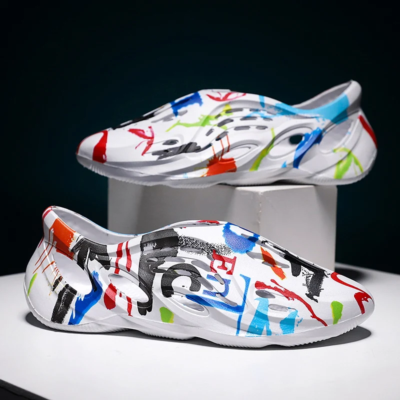 

2021 new high-quality men's and women's trendy slippers, unique modeling plastic cushion sandals, complete sizes