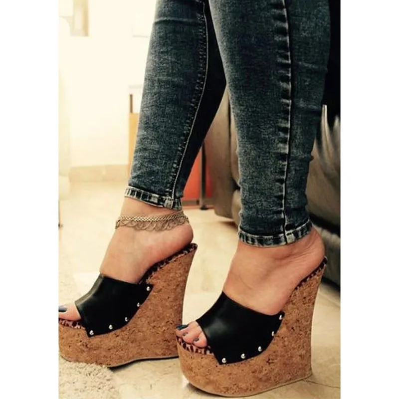 

2022 spring new color matching rivet high-heeled sandals, size 35-42