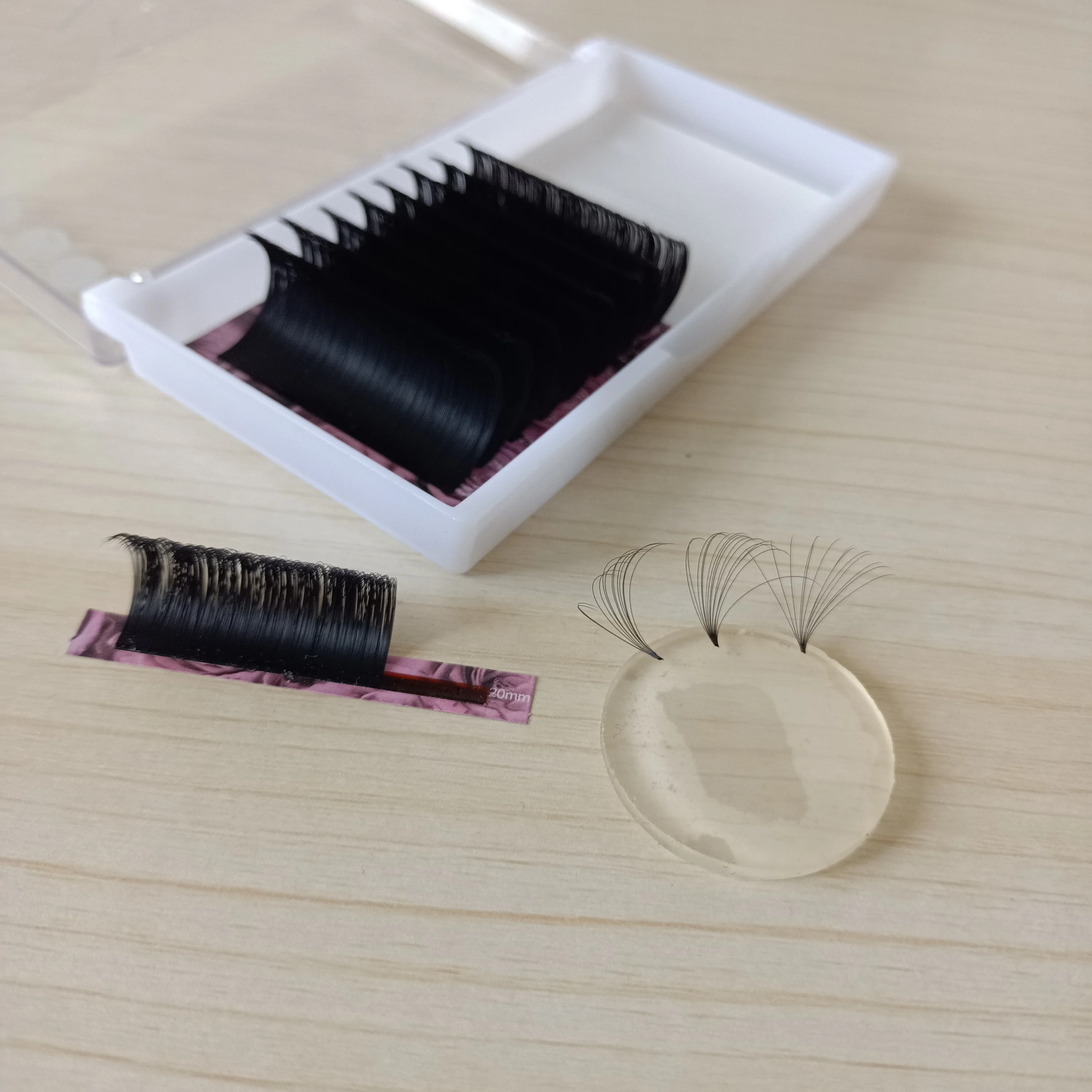 Fast Fanning 0.03 0.05 0.07mm Mega Volume Easy Fan Lash Extensions Private Labels Matte Black Automatic Fan Blooming Lashes