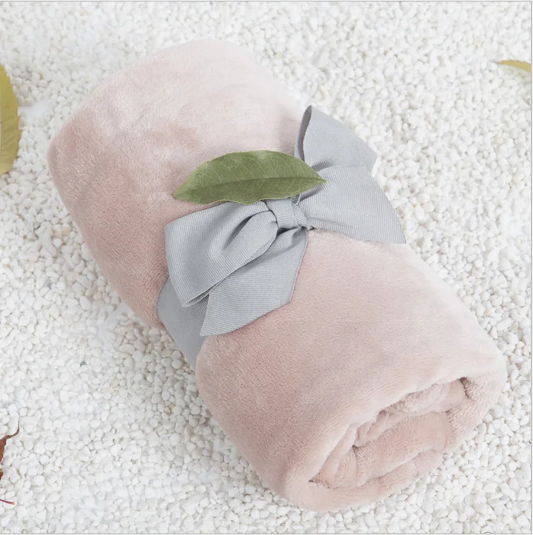 
2020 super soft Children flannel throw blanket cheap baby blanket baby swaddle blanket 