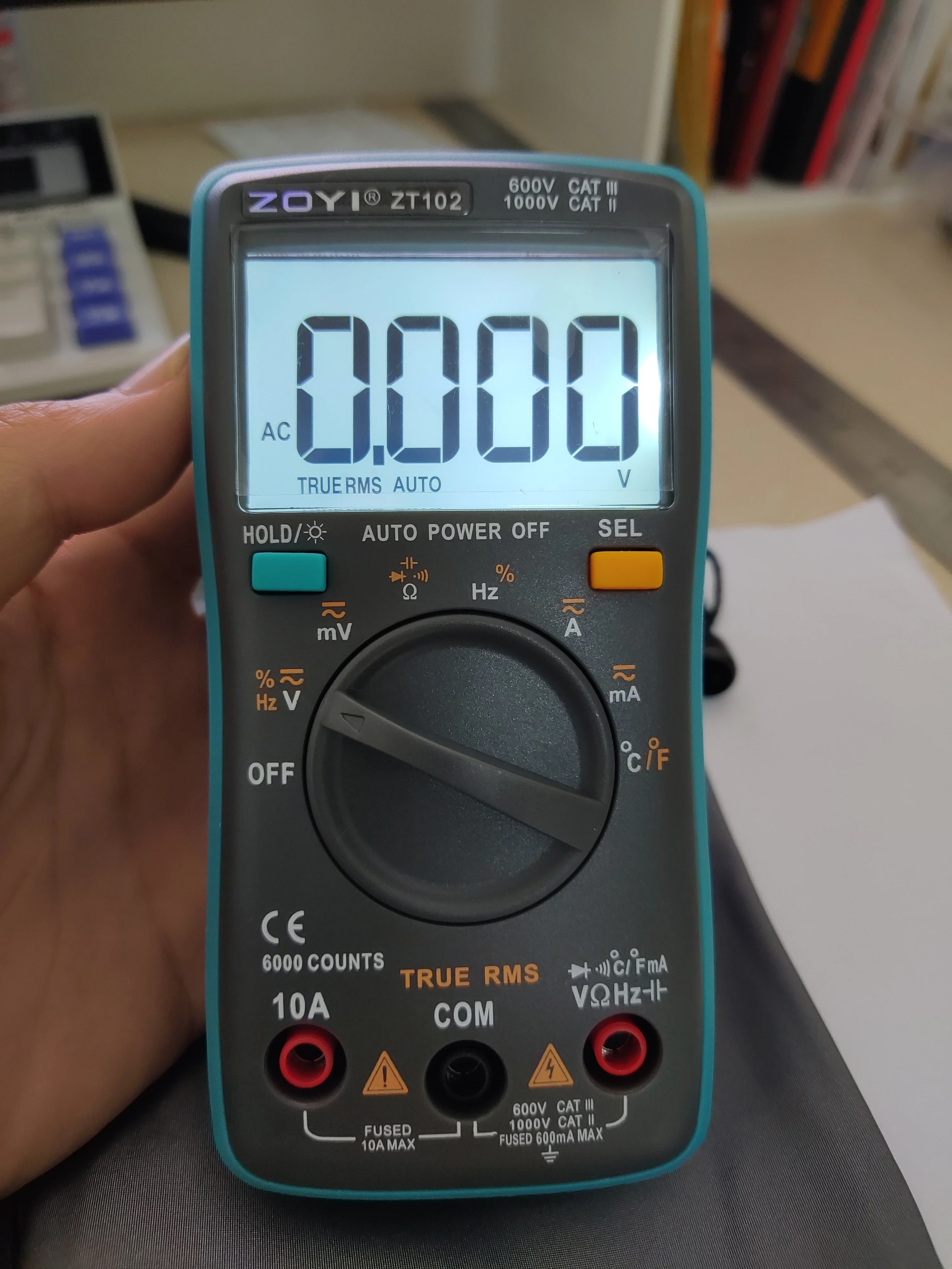 ZOYI 60Mohms 1000V Multi tester Capacitance Meter Small True RMS ZT102