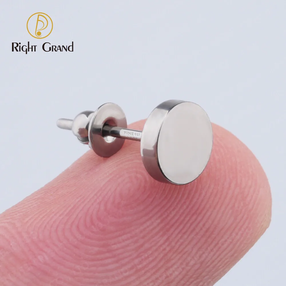 

Right Grand Ear Piercing Jewelry ASTM F136 Titanium Implant Grade 6mm Flat Disc Stud Earrings