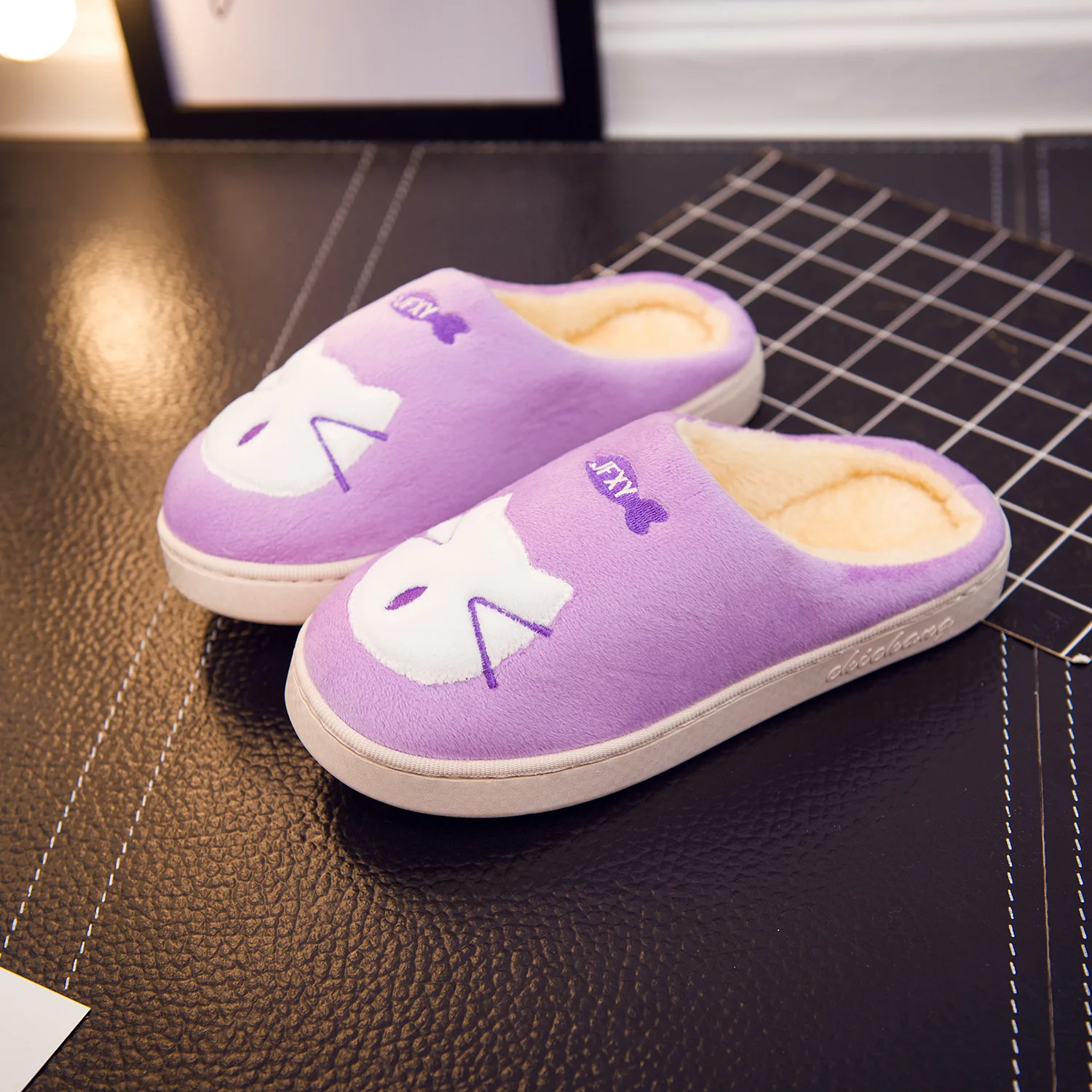 

High quality Women's Furry winter in door fur 2020 Custom sandals winter flat sliders plush slippers