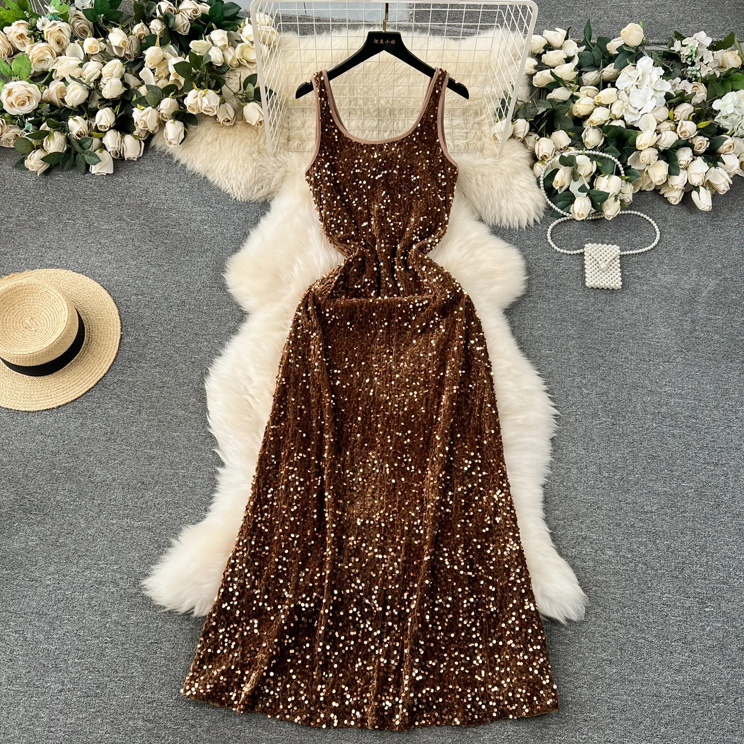 

New 2024 Elegant Design V Neck Spaghetti Strap Back Hollow Sequin Dress Women's Party Dresses Clothing