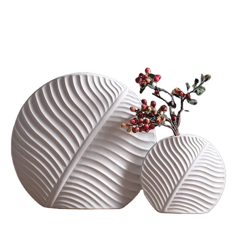 

2020 Creative Leaf shape vase for flowers Nordic novelty ornaments for home decoration Ceramic white vase modern furnishings