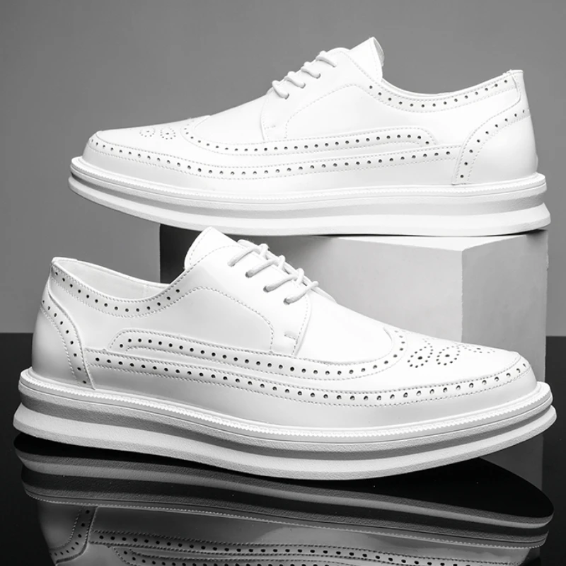 

Thick Sole Size 38-45 Brogue Pattern Formal Wedding Shoes Durable Patent Leather Men White Dress Shoes Oxford