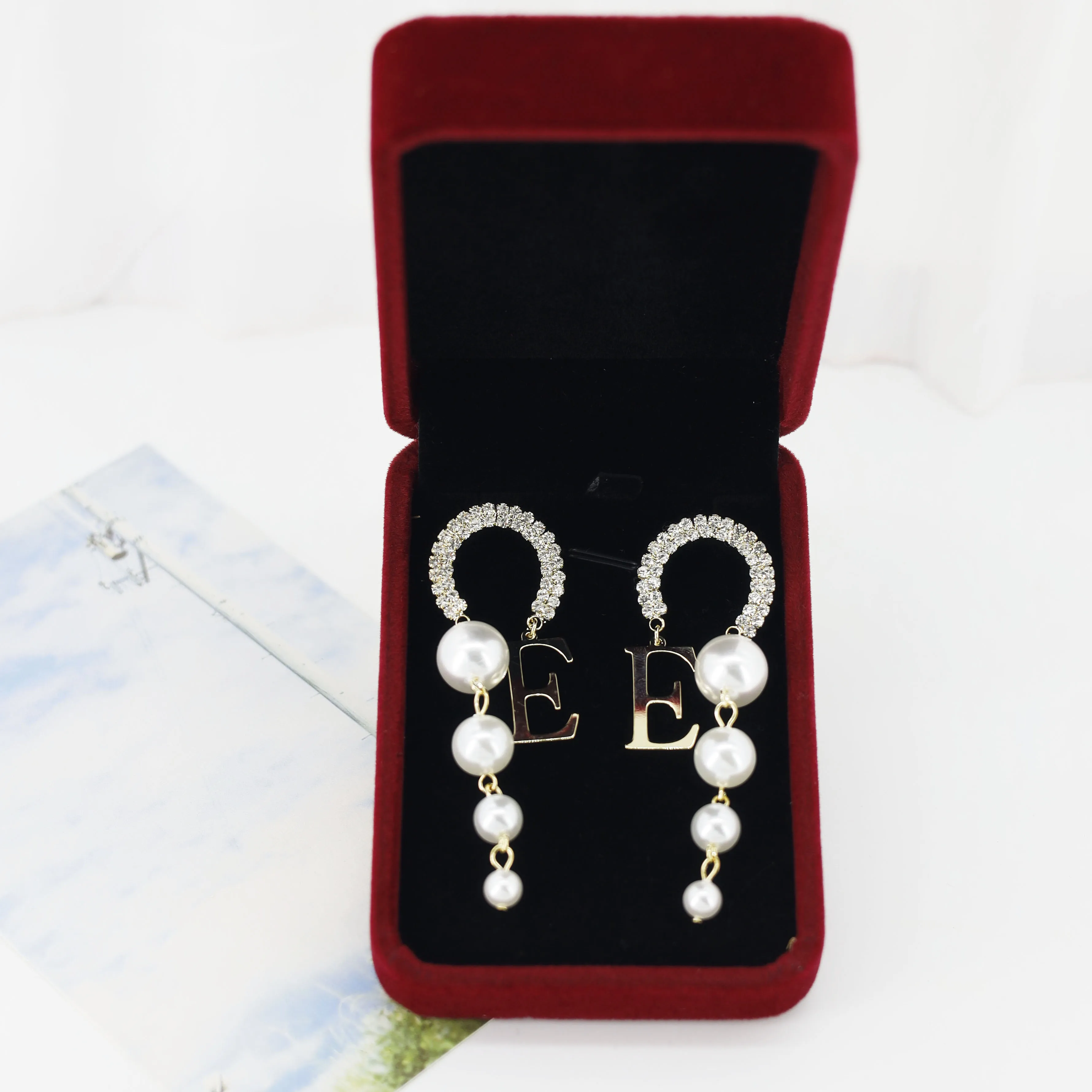 

Trendy Designer Jewelry Femme Letter E Asymmetrical Korean Pearl Earrings Ohrringe