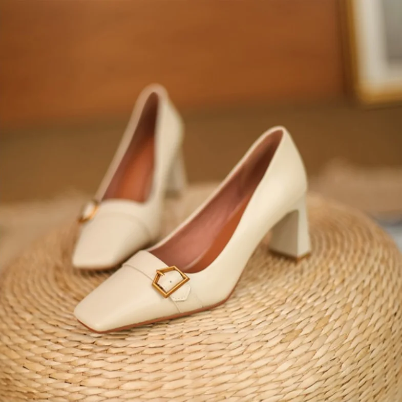 

2021 spring square toe thick high heel ladies single shoe toe belt buckle style European and American large size wholesale, Beige,brown