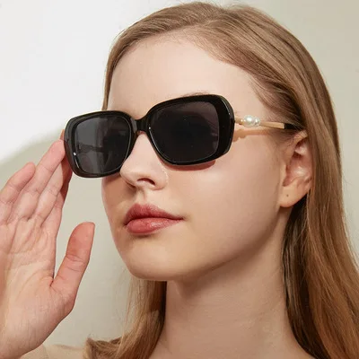 

Fashion 2021 Wholesale Luxury Small Square Frame Pearl Retro Sunglasses Lentes De Sol, Contact us