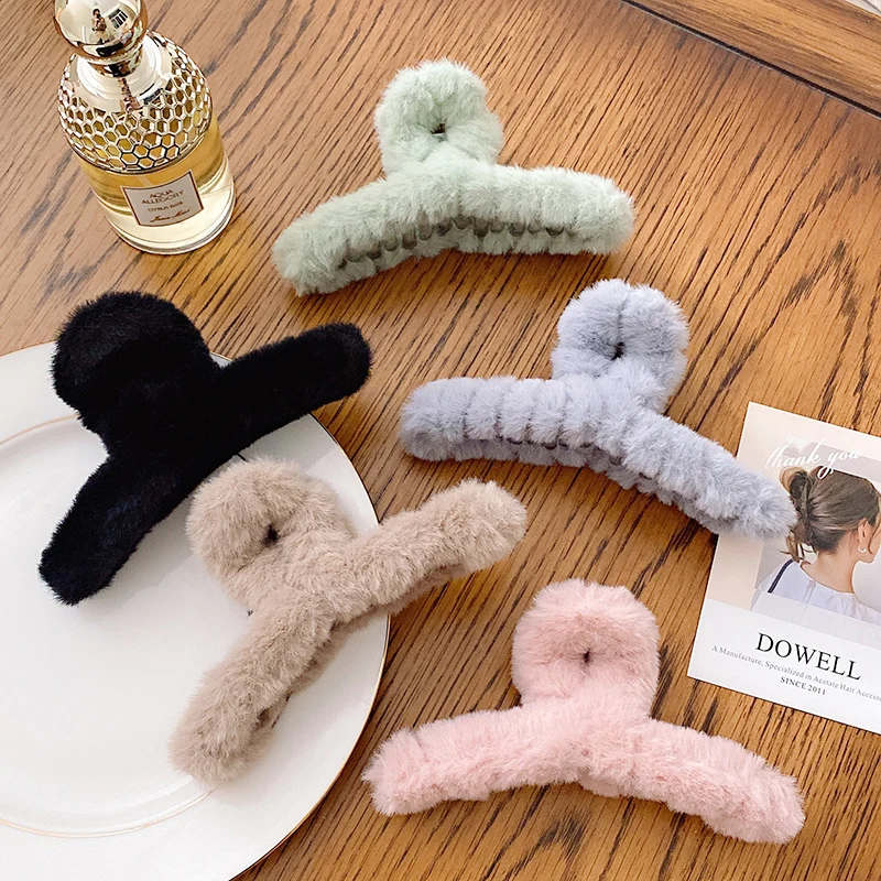 

Dowell Autumn and Winter New Style Horquillas Plush Plastic Hair Claw Clips