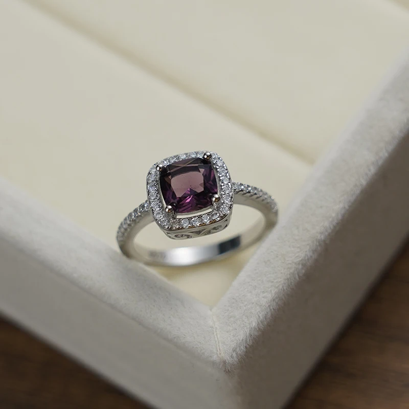 

Hot sales in Europe and the fashion 925 sterling silver noble ring platinum zircon ms romantic purple crystal jewelry gifts