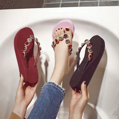 

SL-0086 Wholesale Adjustable Beautiful Ladies Slippers Fitted Crystal Antislip Slippers For Beach