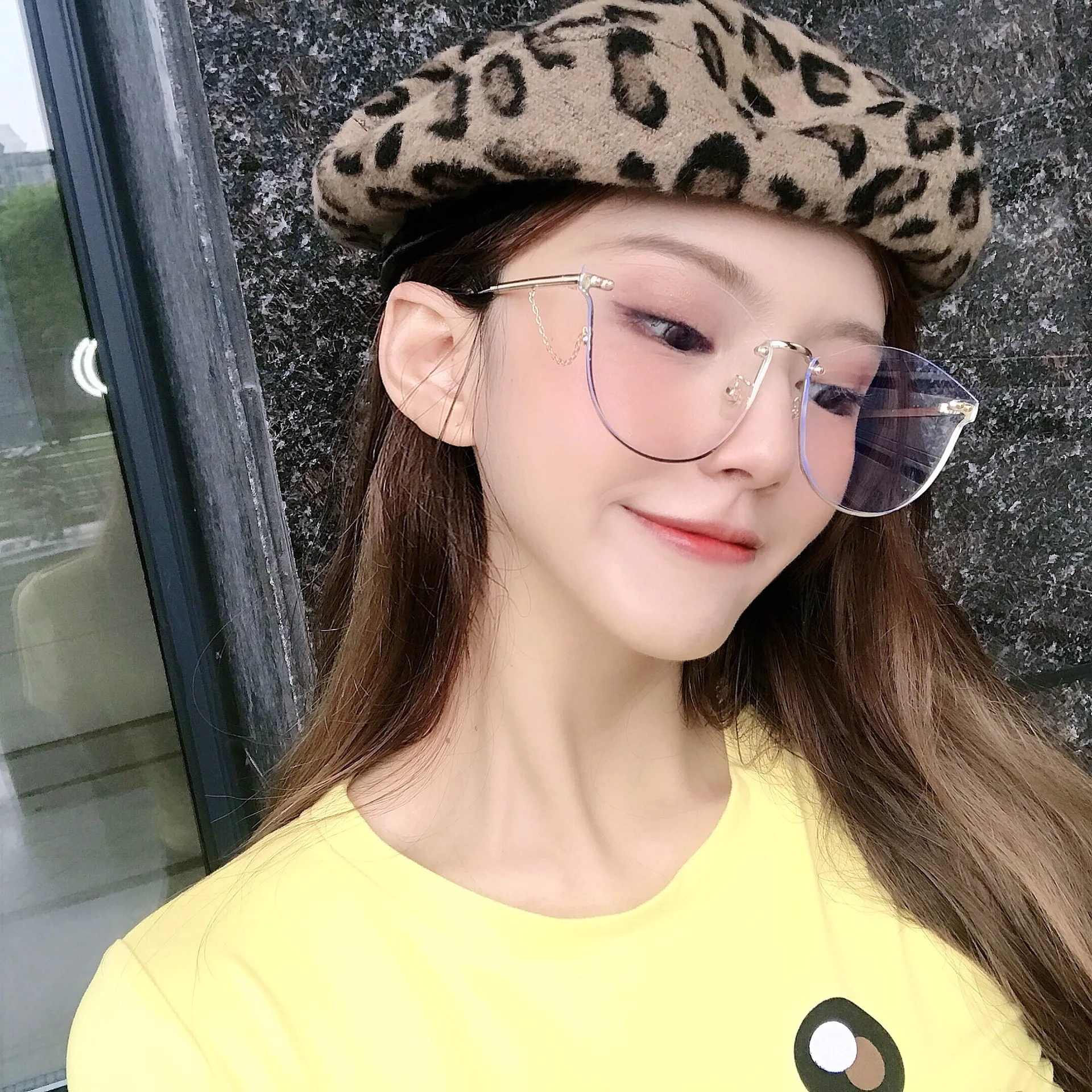 

New men's and women's sunglasses gradient fashion sunglasses street shooting face-lift sunglasses