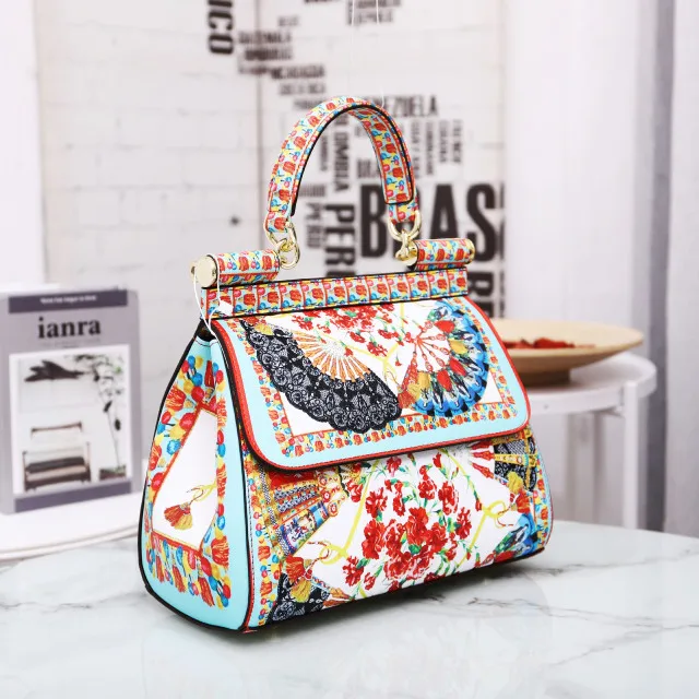 

2021 fashion printed handbag messenger ladies bag light luxury female bag classical luxury brand handbag